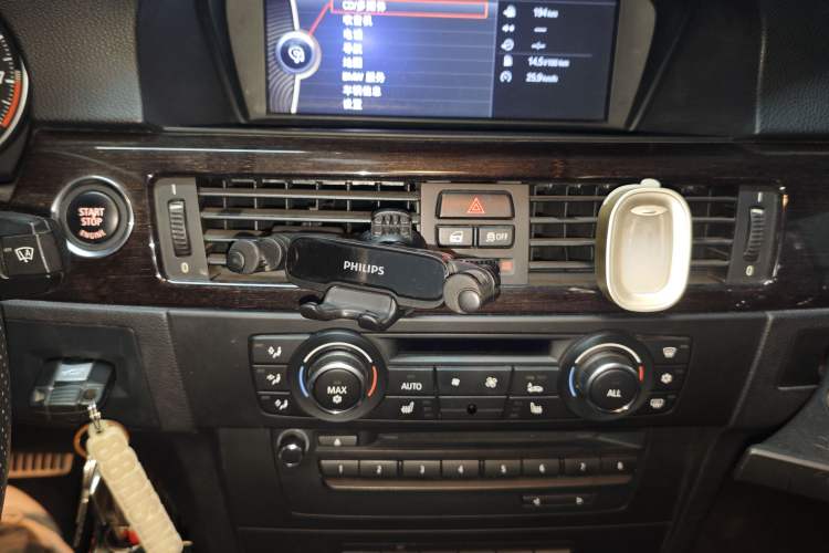 Used BMW 3 Series 2011 335i two-door coupe Audio And AC Panel