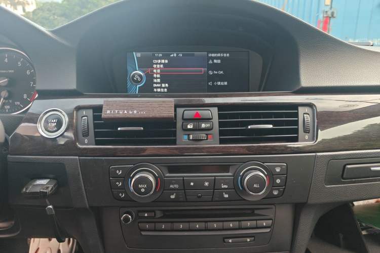 Used BMW 3 Series 2011 330i two-door coupe Audio And AC Panel