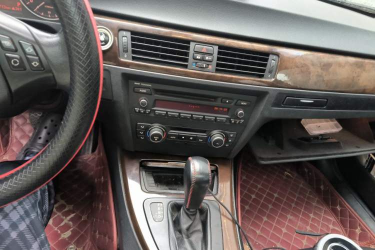Used BMW 3 Series 2011 320i Sport Edition Audio And AC Panel
