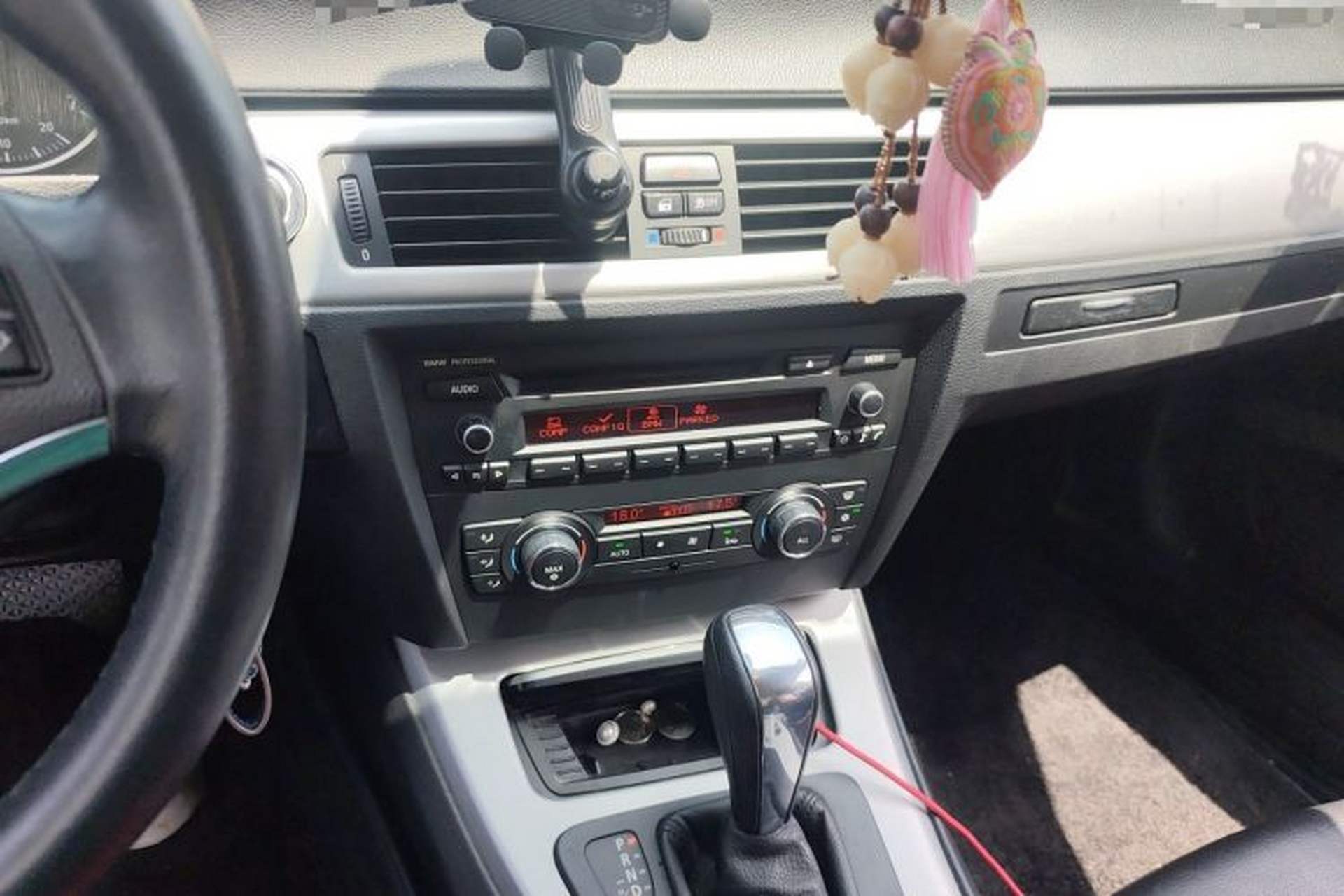 Used BMW 3 Series 2011 320i Coupe Audio And AC Panel