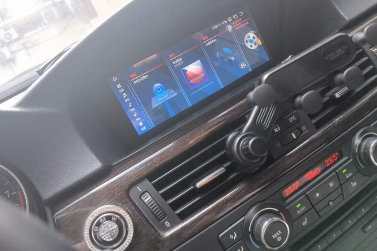 Used BMW 3 Series 2011 335i Convertible Coupe Audio And AC Panel