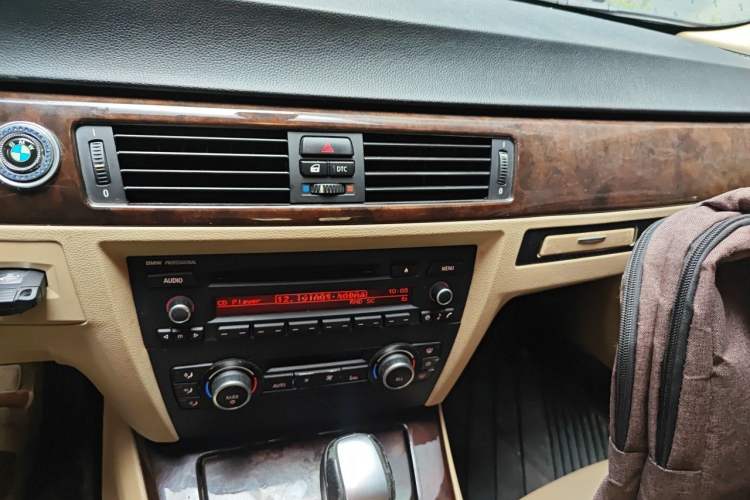 Used BMW 3 Series 2011 320i Sport Edition Audio And AC Panel