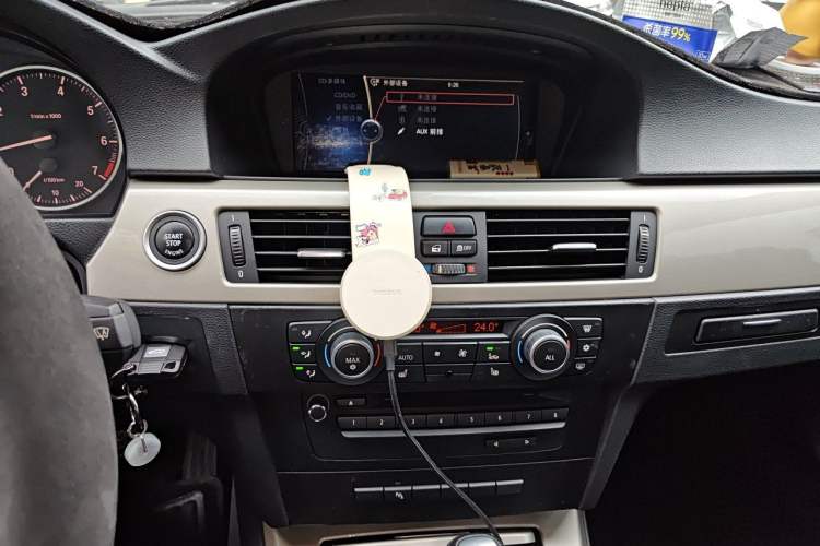 Used BMW 3 Series 2011 320i Luxury Edition Audio And AC Panel
