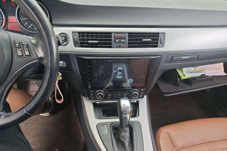Used BMW 3 Series 2011 325i two-door coupe Audio And AC Panel