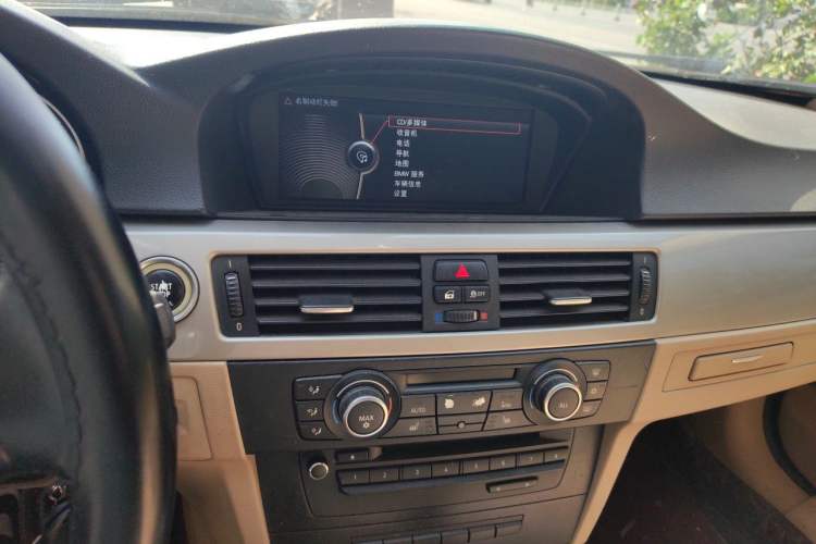 Used BMW 3 Series 2011 320i Luxury Edition Audio And AC Panel