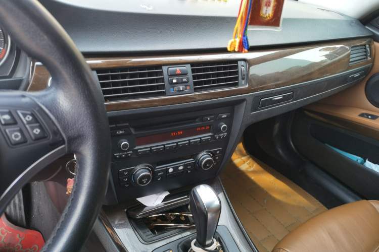 Used BMW 3 Series 2011 325i Sport Edition Audio And AC Panel