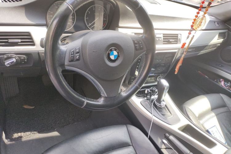 Used BMW 3 Series 2011 320i Coupe Center Console