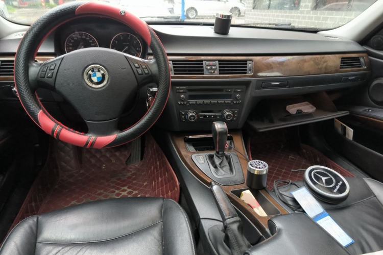 Used BMW 3 Series 2011 320i Sport Edition Center Console