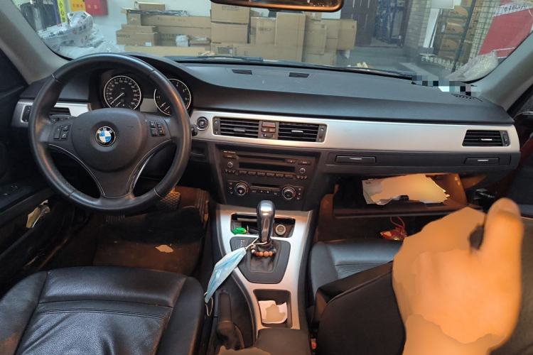 Used BMW 3 Series 2011 320i Coupe Center Console