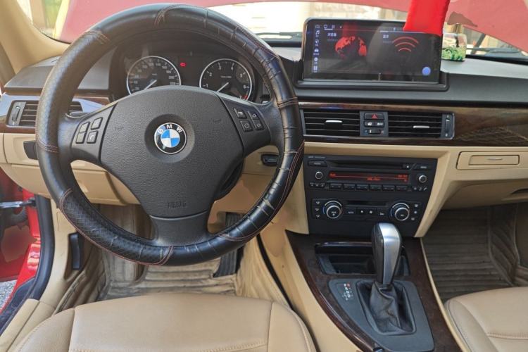 Used BMW 3 Series 2011 320i Sport Edition Center Console