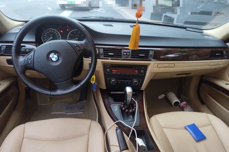 Used BMW 3 Series 2011 320i Sport Edition Center Console