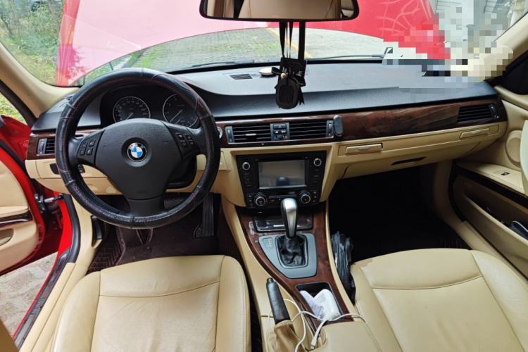 Used BMW 3 Series 2011 320i Sport Edition Center Console