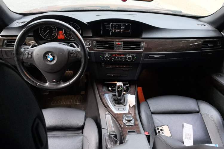 Used BMW 3 Series 2011 335i Convertible Coupe Center Console