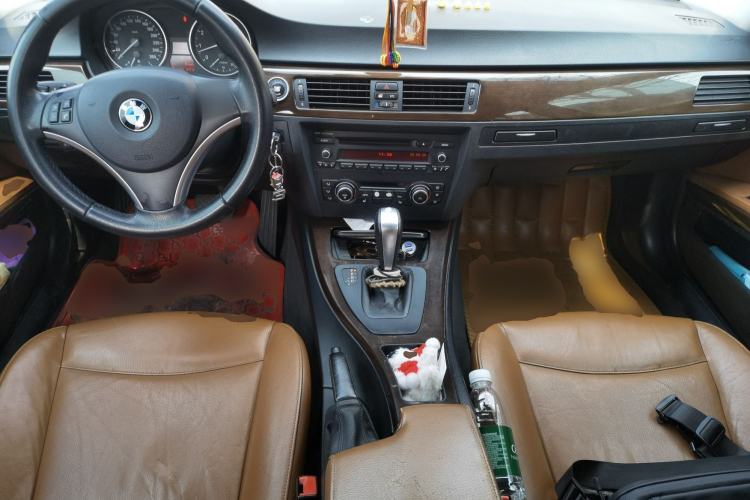 Used BMW 3 Series 2011 325i Sport Edition Center Console