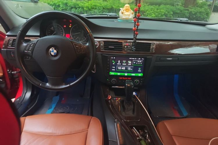 Used BMW 3 Series 2011 320i Sport Edition Center Console