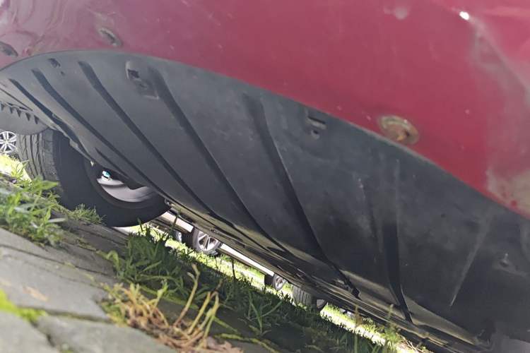 Used BMW 3 Series 2011 320i Luxury Edition Chassis Front Left