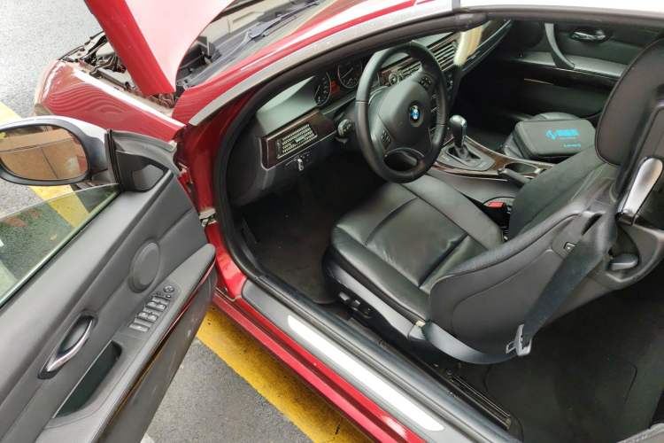 Used BMW 3 Series 2011 320i Convertible Coupe Driver Seat