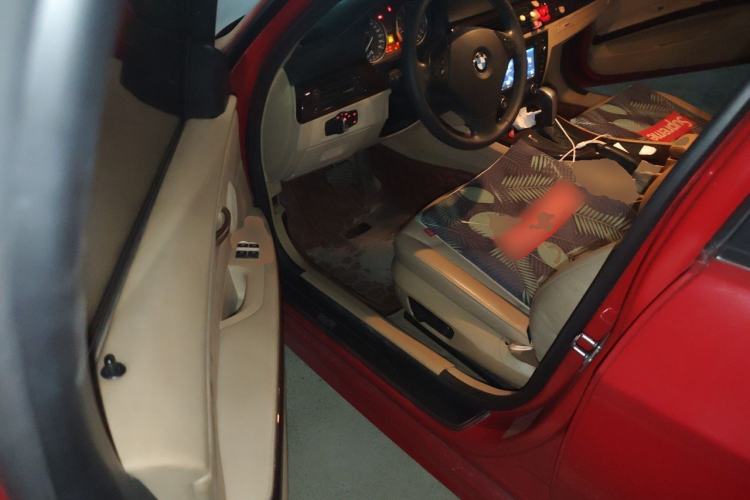 Used BMW 3 Series 2011 320i Sport Edition Driver Seat