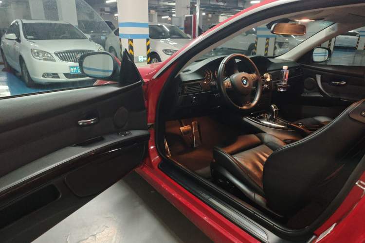 Used BMW 3 Series 2011 335i two-door coupe Driver Seat