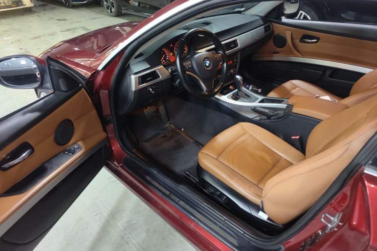 Used BMW 3 Series 2011 325i two-door coupe Driver Seat
