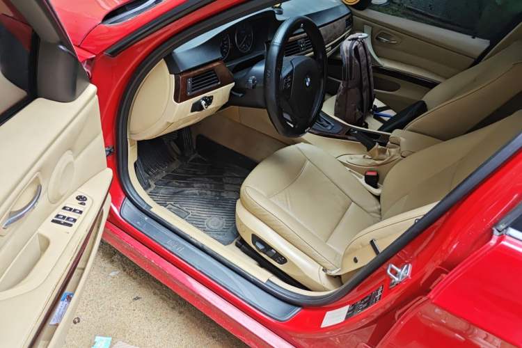 Used BMW 3 Series 2011 320i Sport Edition Driver Seat