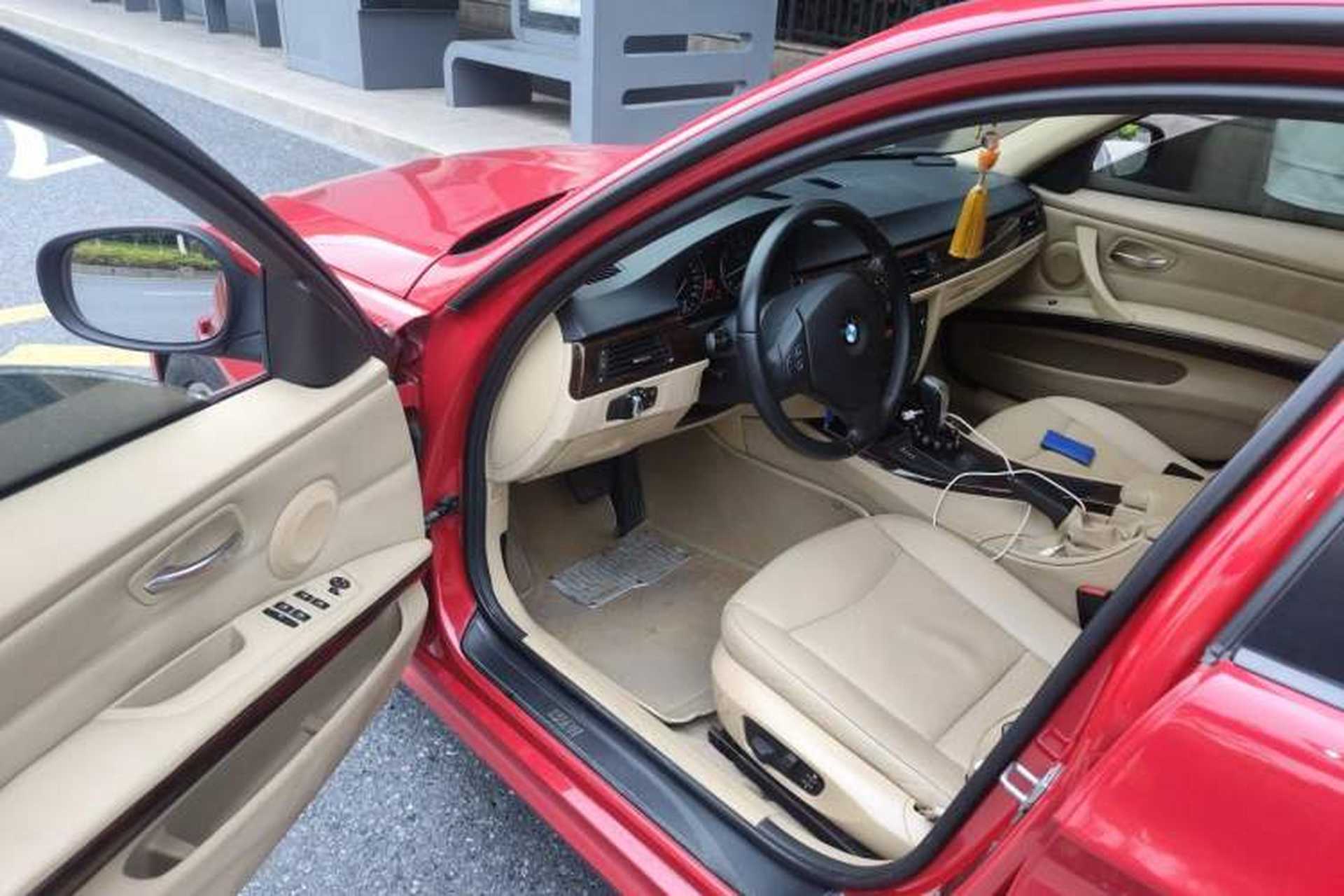 Used BMW 3 Series 2011 320i Sport Edition Driver Seat