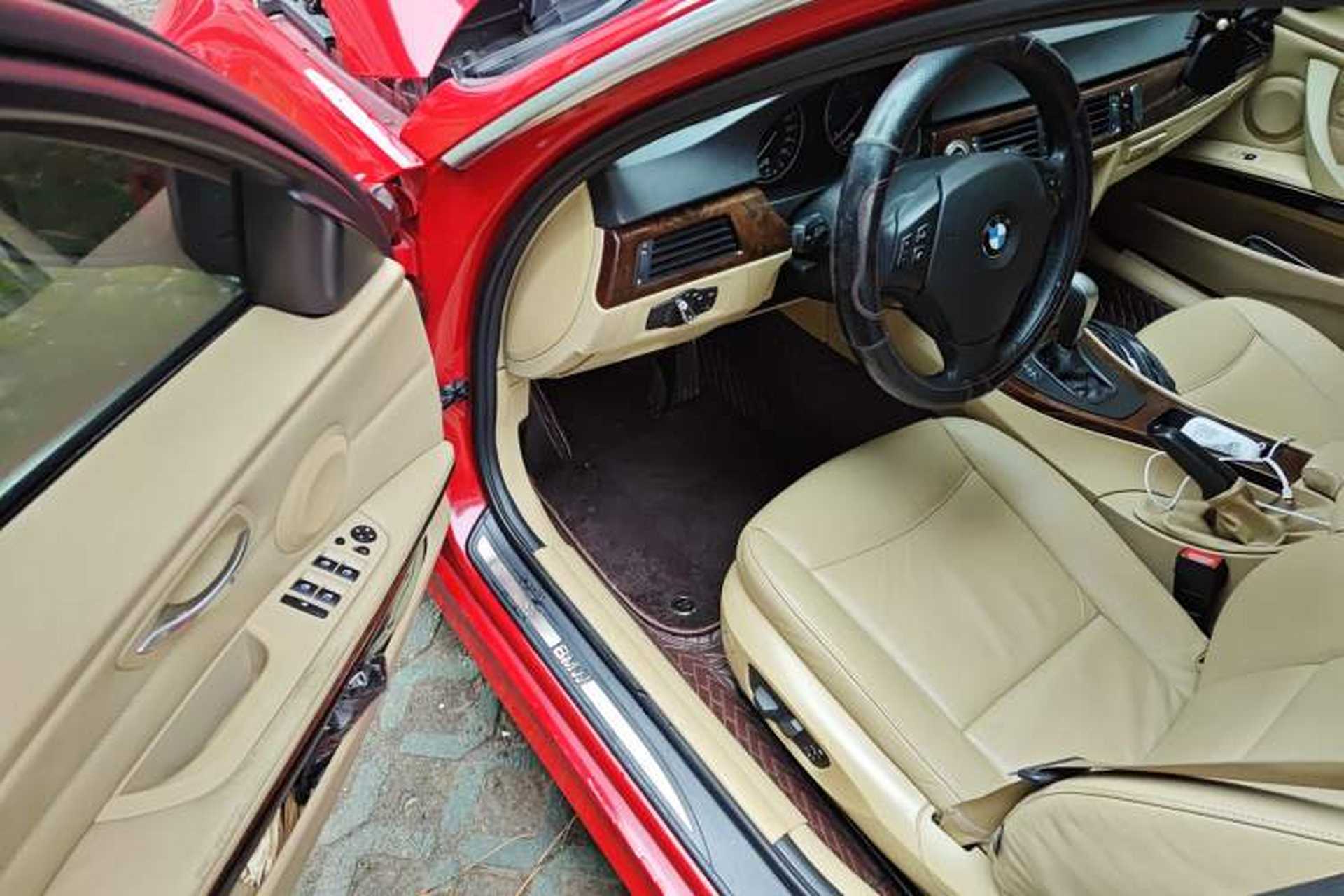 Used BMW 3 Series 2011 320i Sport Edition Driver Seat