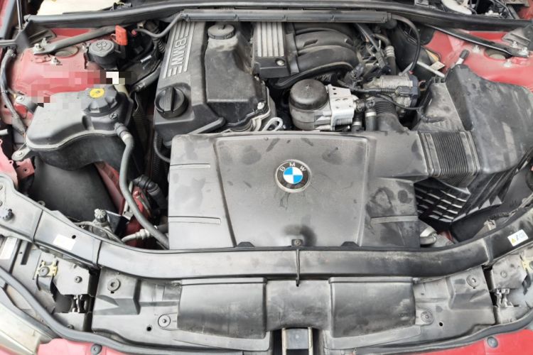 Used BMW 3 Series 2011 320i Luxury Edition Engine Bay