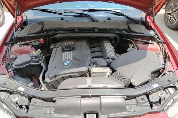 Used BMW 3 Series 2011 325i Sport Edition Engine Bay