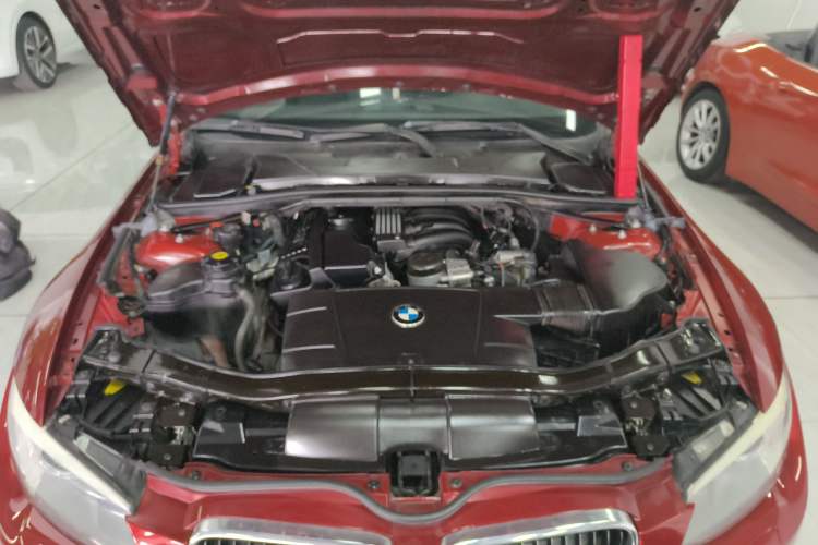 Used BMW 3 Series 2011 320i Convertible Coupe Engine Bay