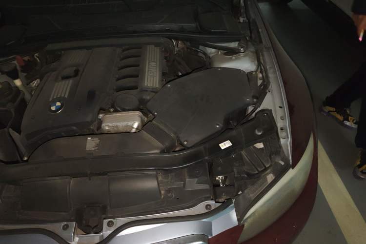 Used BMW 3 Series 2011 325i Convertible Coupe Engine Bay Left