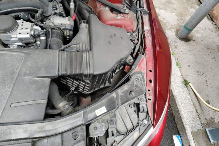 Used BMW 3 Series 2011 320i Convertible Coupe Engine Bay Left
