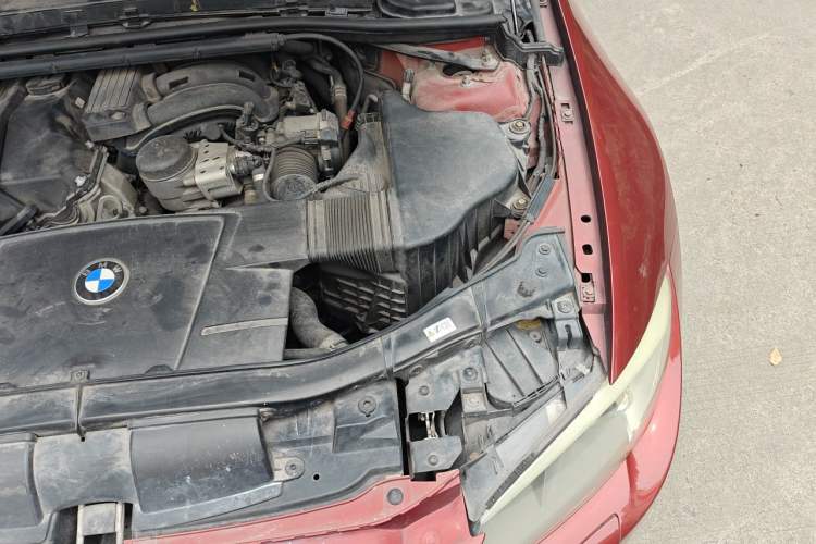 Used BMW 3 Series 2011 320i Convertible Coupe Engine Bay Left