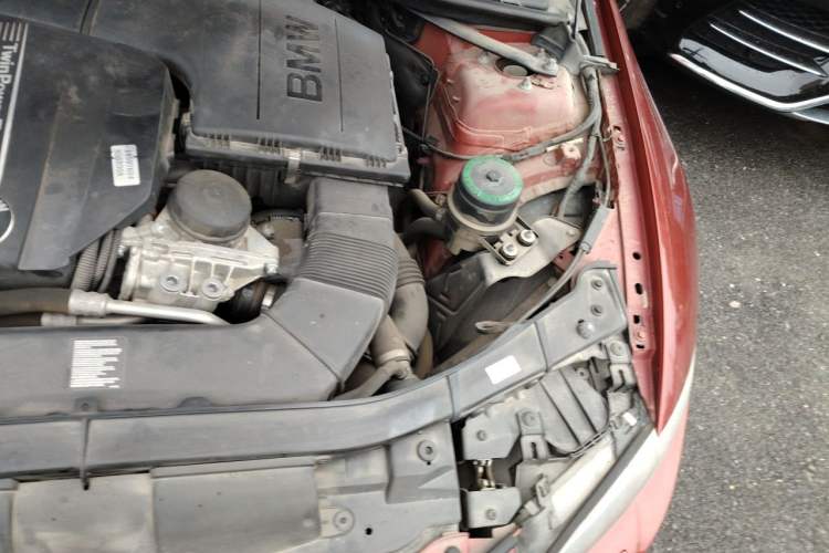 Used BMW 3 Series 2011 335i two-door coupe Engine Bay Left