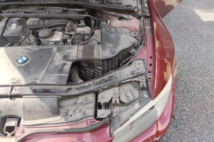 Used BMW 3 Series 2011 320i Coupe Engine Bay Left