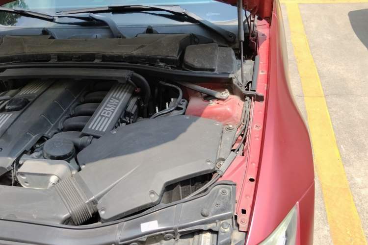 Used BMW 3 Series 2011 325i Sport Edition Engine Bay Left