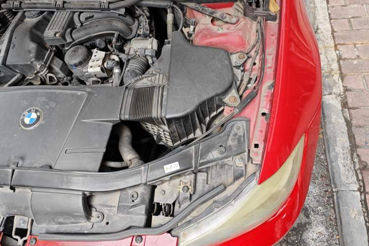 Used BMW 3 Series 2011 320i Sport Edition Engine Bay Left
