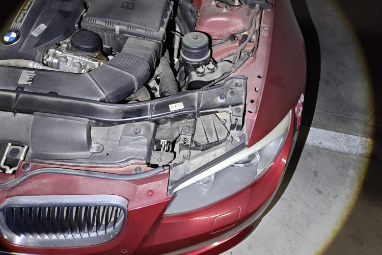 Used BMW 3 Series 2011 335i Convertible Coupe Engine Bay Left