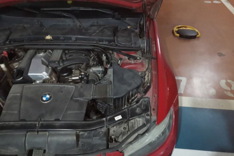 Used BMW 3 Series 2011 320i Sport Edition Engine Bay Left