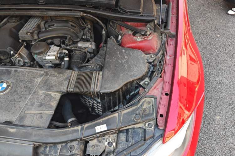 Used BMW 3 Series 2011 320i Sport Edition Engine Bay Left