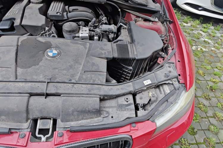 Used BMW 3 Series 2011 320i Luxury Edition Engine Bay Left