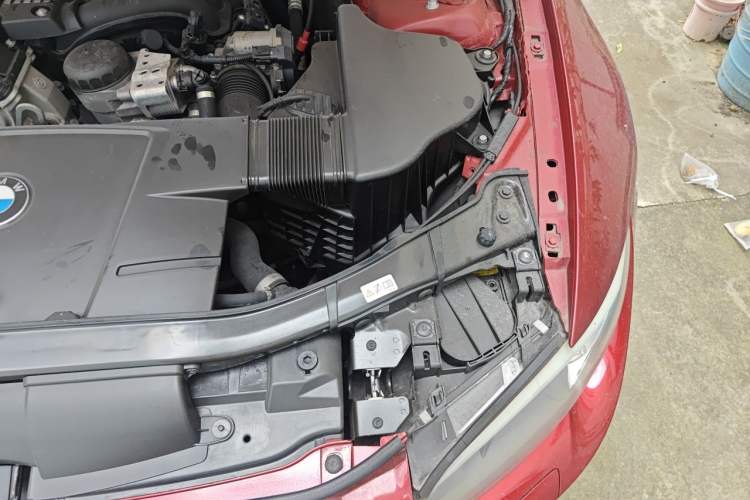 Used BMW 3 Series 2011 320i Coupe Engine Bay Left