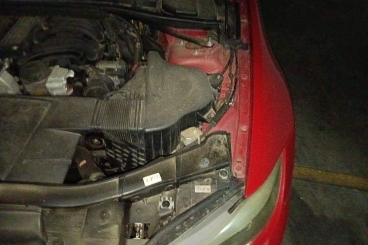 Used BMW 3 Series 2011 320i Luxury Edition Engine Bay Left