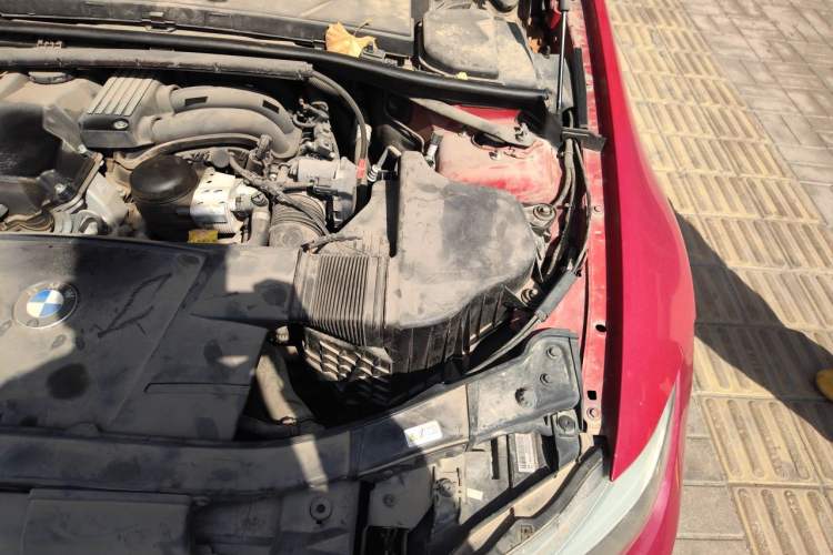 Used BMW 3 Series 2011 320i Luxury Edition Engine Bay Left