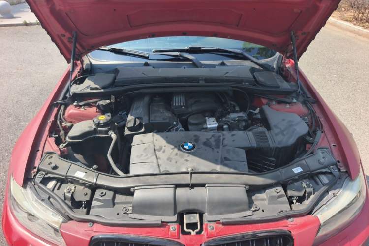 Used BMW 3 Series 2011 320i Sport Edition Engine Bay