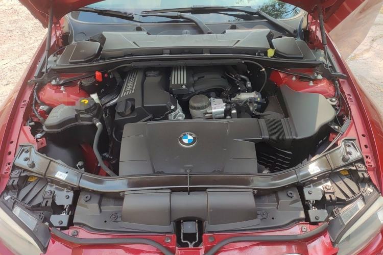 Used BMW 3 Series 2011 320i Coupe Engine Bay