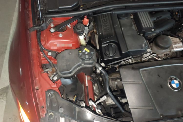 Used BMW 3 Series 2011 320i Luxury Edition Engine Bay Right