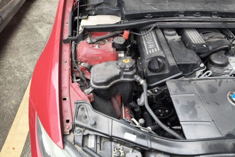 Used BMW 3 Series 2011 320i Luxury Edition Engine Bay Right