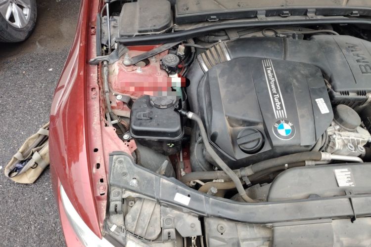 Used BMW 3 Series 2011 335i two-door coupe Engine Bay Right