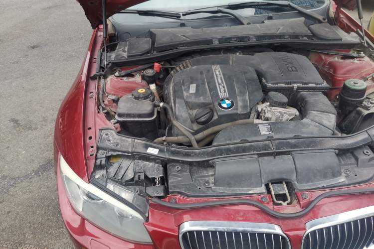 Used BMW 3 Series 2011 335i two-door coupe Engine Bay Right